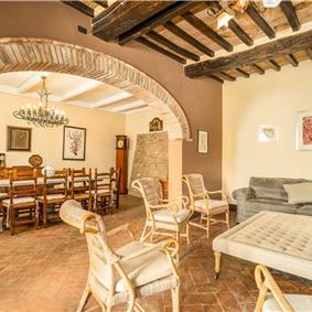 8 Bedroom Villa with Pool near Certaldo, Tuscany, Sleeps 14 - 15
